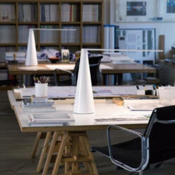 Martinelli Luce Elica Junior 11 Martinelli Luce Elica Junior -Beste Lichtgeschäft 002 Martinelli Luce Elica Junior Tisch ambient2 065584db0cd66eed50ecac3406d19af0