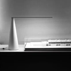 Martinelli Luce Elica Junior 14 Martinelli Luce Elica Junior -Beste Lichtgeschäft 002 Martinelli Luce Elica Junior Tisch ambient5 29654c2e4768f2493230359a02726d11