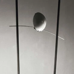 Ingo Maurer Ilios -Beste Lichtgeschäft 004 Ingo Maurer Ilios Stehleuchte detail 25279 silber 939928264dae4800e9c3dda3e93e5616