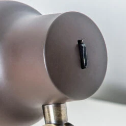 LEDS C4 Funk Tischleuchte -Beste Lichtgeschäft 004 LEDS C4 funk tisch detail 84143 braun cf97e88a8df757ebff3591606a5816bb