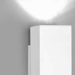 Milan Dau 80 Wandleuchte 2x GU10 9 Milan Dau 80 Wandleuchte 2x GU10 -Beste Lichtgeschäft 004 milan 3117 wandleuchte 1400x1400 detail 02 3da5c2327780529249d8e9774297ebe2