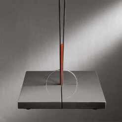 Ingo Maurer Ilios -Beste Lichtgeschäft 006 Ingo Maurer Ilios Stehleuchte detail 25279 silber 865c54b4a1e118241f289702707d65bd