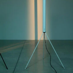 Flos Luminator -Beste Lichtgeschäft 012 Flos Luminator Steh detail 123179 weiss 789503d235240eb074b68ef1ce432103